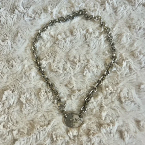 Tiffany’s oval tag collar necklace - Picture 1 of 1